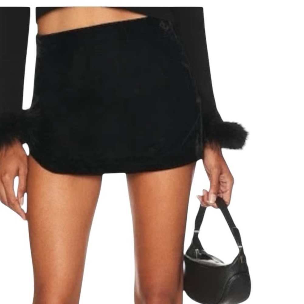 Free People Annalise Micro Macro Mini Velvet Skirt in Black NEW Size 2 Curve Hem